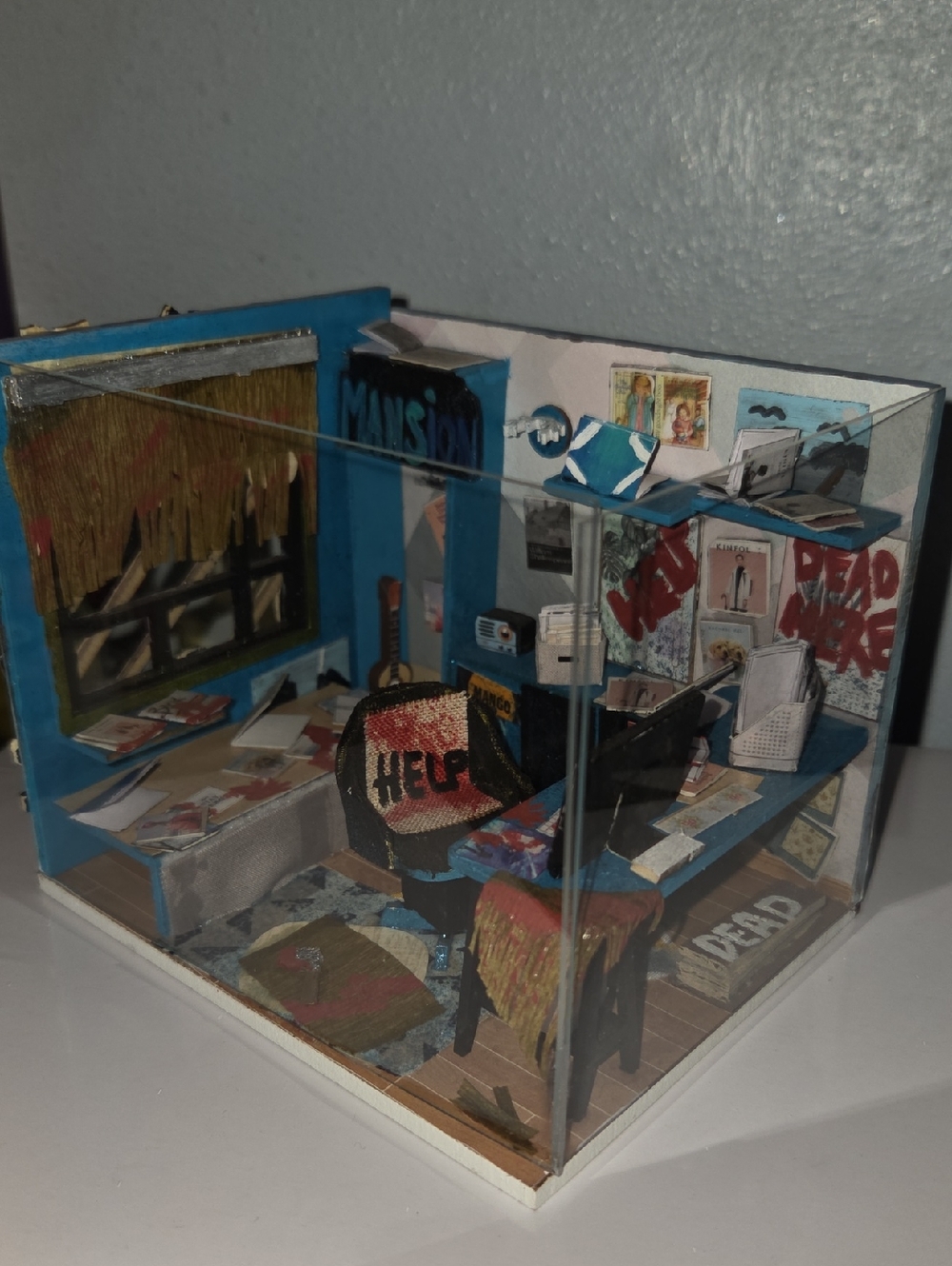 Creepy Miniature Diy Room Decor Display Piece